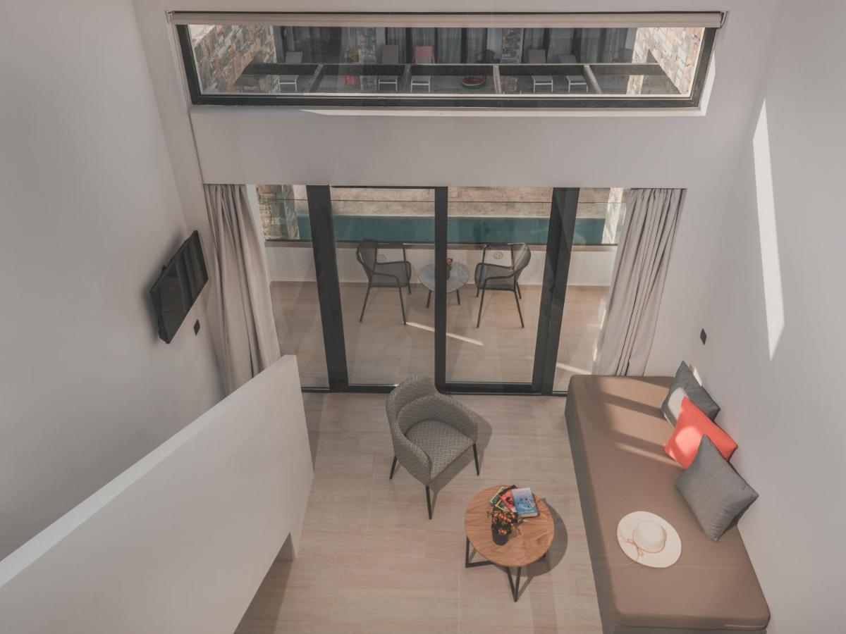 Cavo Di Hotel