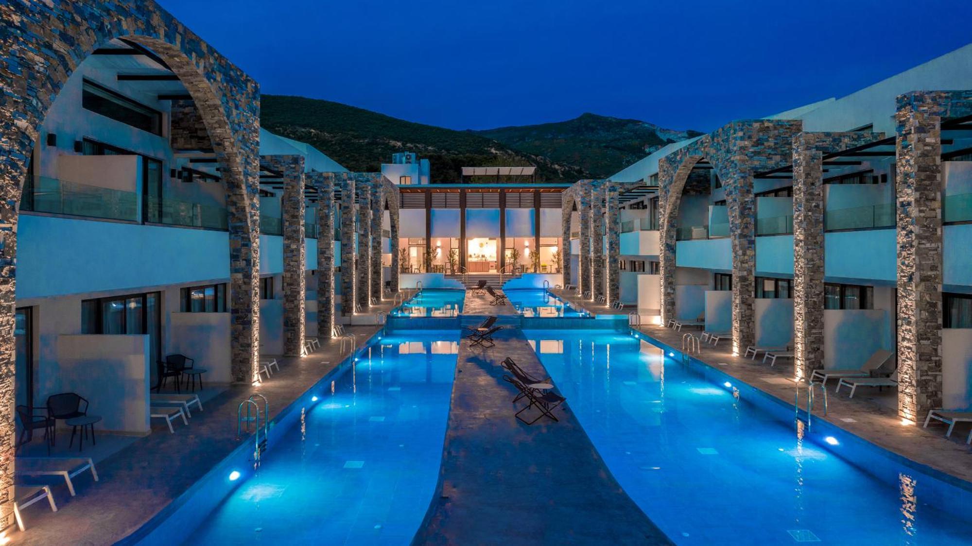 Hotel Cavo Di 4*